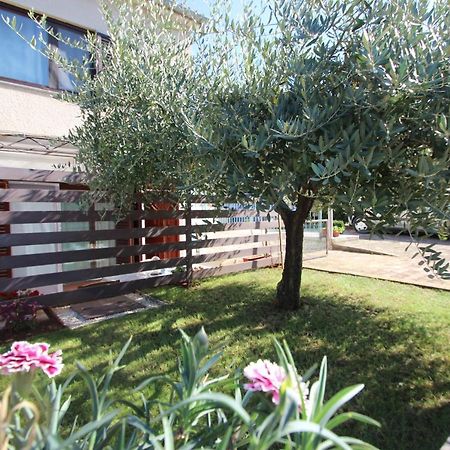 Apartment Luigi Πόρετς Εξωτερικό φωτογραφία